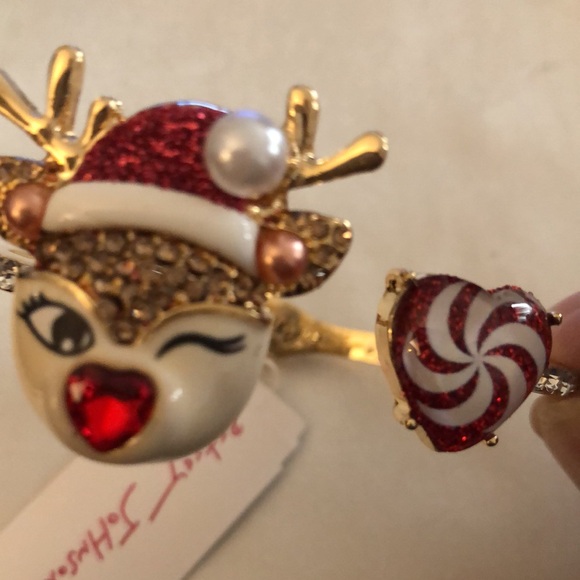 Betsey Johnson Jingle Bell Bling Reindeer Winking & Candy Heart Bangle NWT - Picture 8 of 16